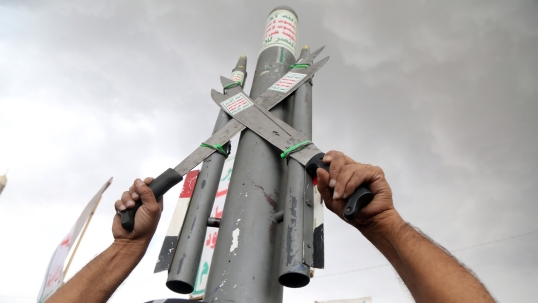 Hutíes de Yemen atacan con misiles balísticos y drones Arabia Saudita