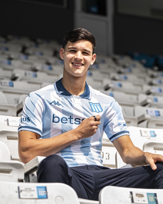 Racing: Valentín Carboni sufrió la rotura del ligamento cruzado anterior de su rodilla