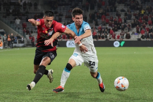 Copa Sudamericana 2024: Racing busca una victoria ante Athletico Paranaense, que lo deje en las semifinales