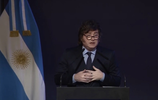 Milei cruzó a empresarios en el Council of the Americas y los aplausos fueron pocos
