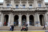 Luego de reducir fondos al Hospital Bonaparte: Salud contrata un catering millonario para dos eventos