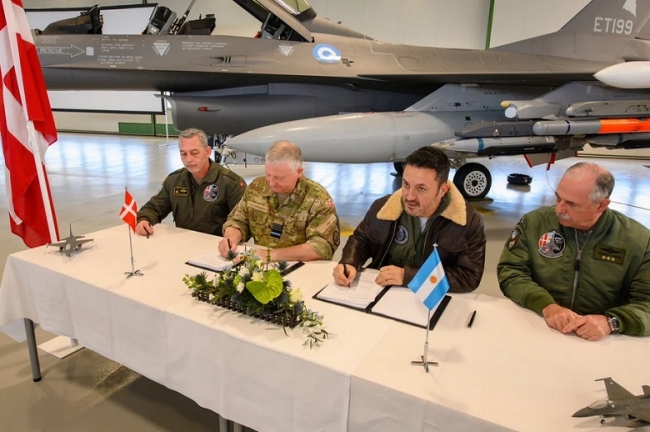 El Gobierno niega dar información sobre la vida útil los aviones caza F-16 que compró a Dinamarca por 300 millones de dólares