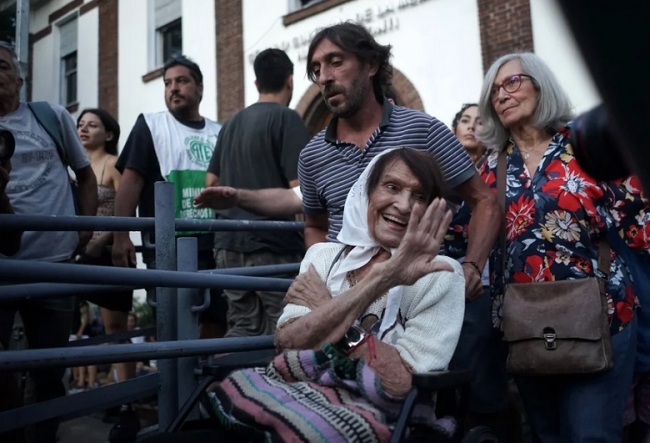 Festival multitudinario en respaldo al Centro Cultural Haroldo Conti