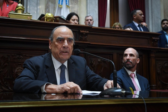 Guillermo Francos va al Senado a brindar su informe de gestión