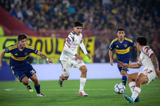 Torneo clausura de fútbol: Boca venció a Estudiantes de La Plata