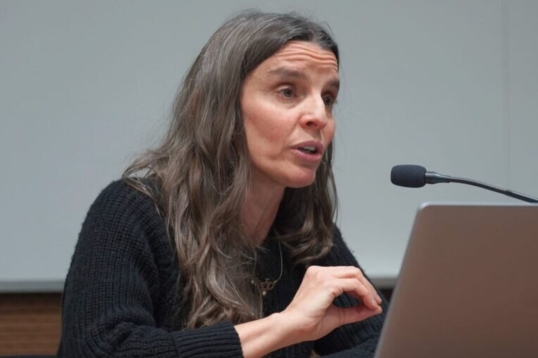 Valeria Levi: “La política que está instaurando Milei es la de desarmar el sistema científico”