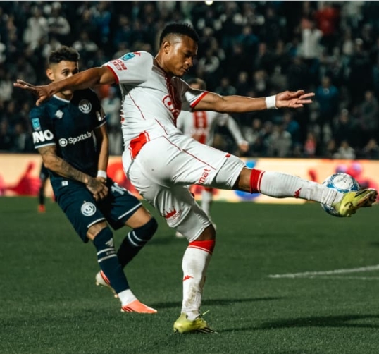 Torneo clausura liga profesional de fútbol: Independiente Rivadavia superó a Huracán