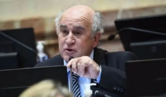 Oscar Parrilli: El Senado “le puso un límite” a Javier Milei