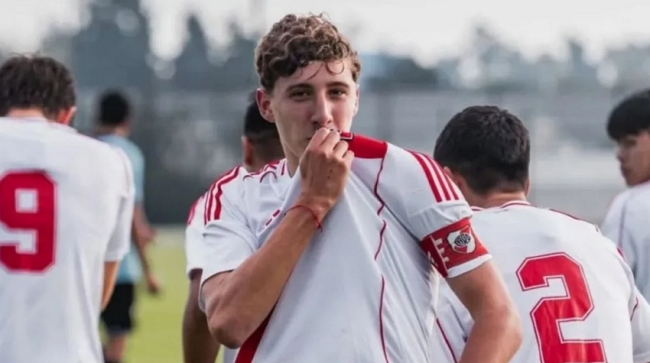 River: Un coordinador de inferiores desmintió a la familia de Luca Scarlato