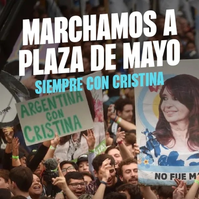 Marchan por Cristina a Plaza de Mayo