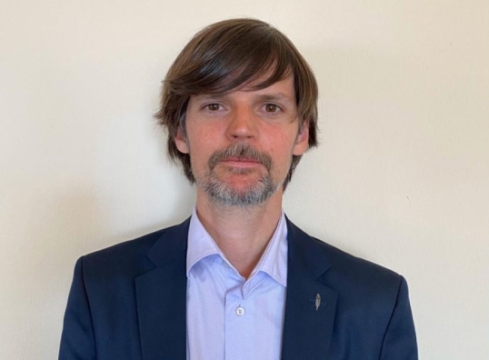 “El alineamiento automático con EE.UU viene con factura” y perjudica a la industria argentina