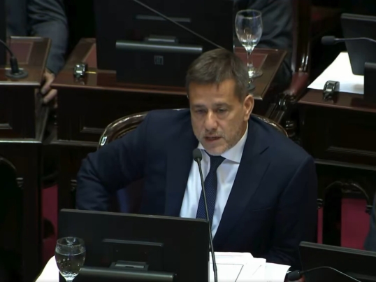 Mariano Recalde: “Se pone en jaque la seguridad jurídica cuando se proponen leyes que violan la Constitución”