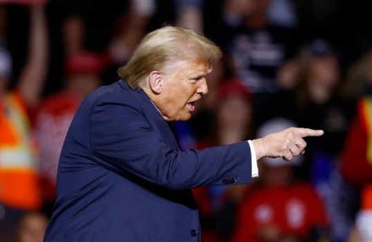 Trump contra los Demócratas en el Congreso que instaron a los militares a no acatar sus órdenes