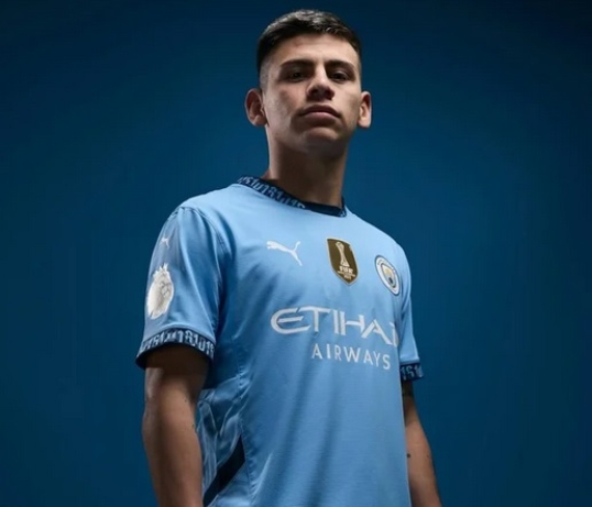 Manchester City presentó a Claudio Echeverri