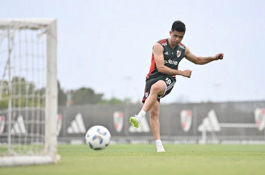 River Plate: Gonzalo “Pity” Martínez volvió a entrenar a la par de sus compañeros