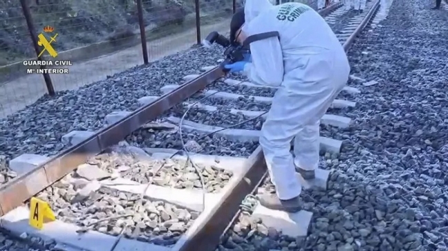 España: Suman al menos 40 personas fallecidas por el accidente de trenes