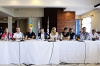 Axel Kicillof, se reunió con 35 intendentes bonaerenses