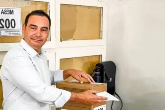 Corrientes: Valdés votó y le consultaron por Loan