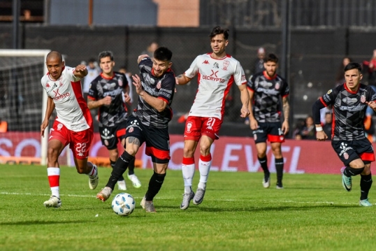 Torneo apertura de la Liga Profesional de Fútbol: Huracán enfrenta a Barracas Central