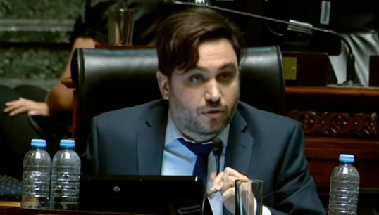 El libertario Ramiro Marra, quiere multas para las personas en situación de calle que duerman en el espacio público