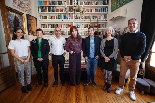 Cristina recibió con los candidatos de Fuerza Patria en la Ciudad de Buenos Aires