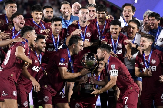 Torneo clausura octavos de final: El campeón de la Sudamerica, Lanús juega ante Tigre