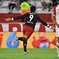 Torneo apertura de la Liga Profesional de Fútbol: River, le ganó por 2-1 a Huracán