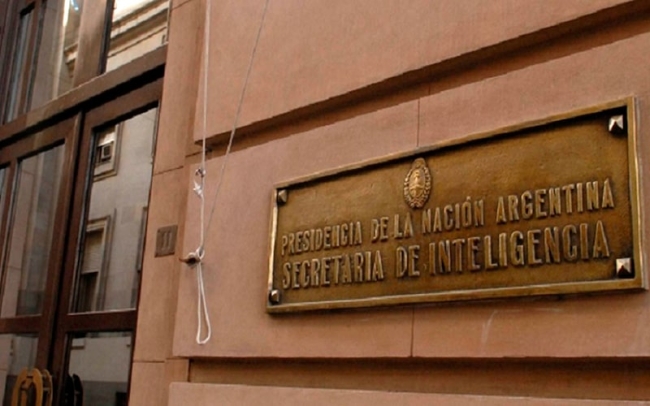 Un juez de Paraná rechazó frenar el DNU que amplió las facultades de la SIDE y habilitó aprehensiones