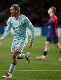 LaLiga de España: Atlético Madrid derrotó por 2 a 1 al Barcelona y es líder del torneo