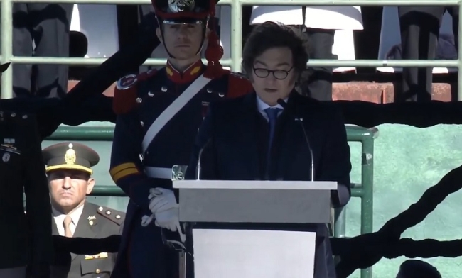 Milei, sin la vicepresidenta Villarruel encabezó el acto por el Día de la Bandera