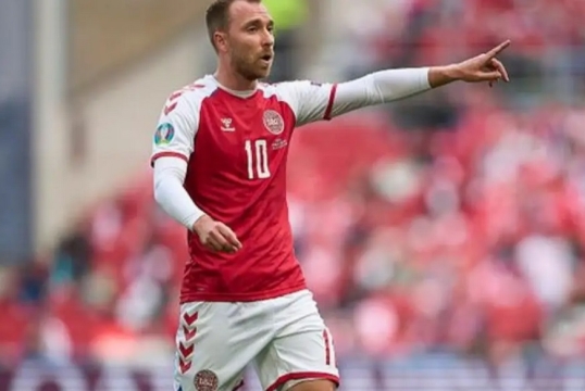 El danés Christian Eriksen sufrió un nuevo episodio de salud en el partido entre Dinamarca y Ucrania