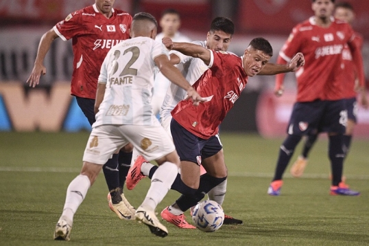 Liga Profesional de Fútbol: Independiente derrotó a Atlético Tucumán y entró a la Copa Sudamericana
