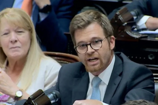 Nicolás Massot aseguró que el DNU “raya la ilegalidad” y está “viciado de ilegitimidad”