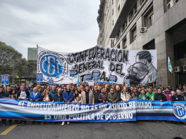 La CGT, las CTA y Org. Sociales reclamaron por “un programa de refinanciación de deudas”