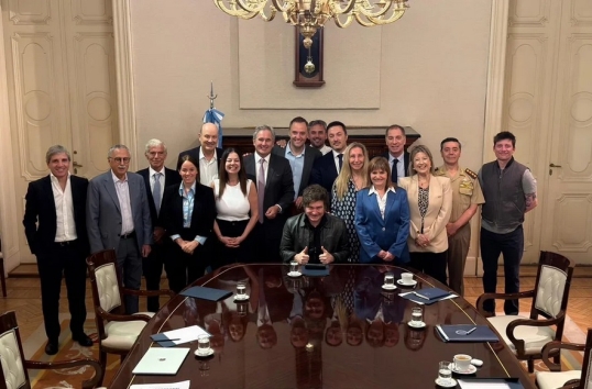 Javier Milei encabezó una reunión de Gabinete, con los nuevos integrantes