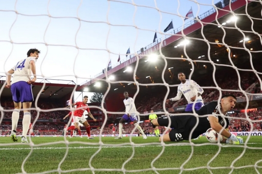 Europa League: Aston Villa cayó ante Nottingham Forest en la ida de la semifinal