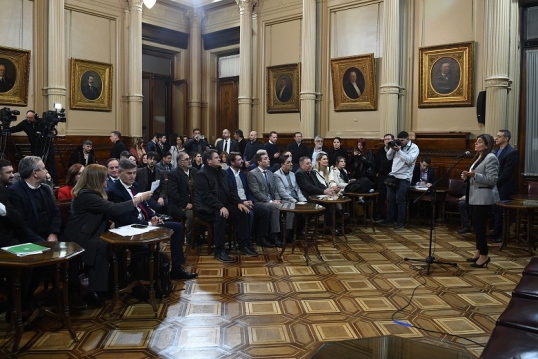 Senado: Intendentes del país expusieron ante la Comisión de Transporte, sobre la situación de los subsidios