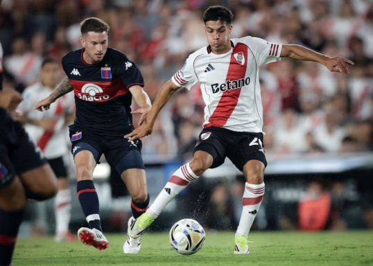 Torneo apertura de la Liga Profesional de Fútbol: En el monumental, Tigre goleó a River