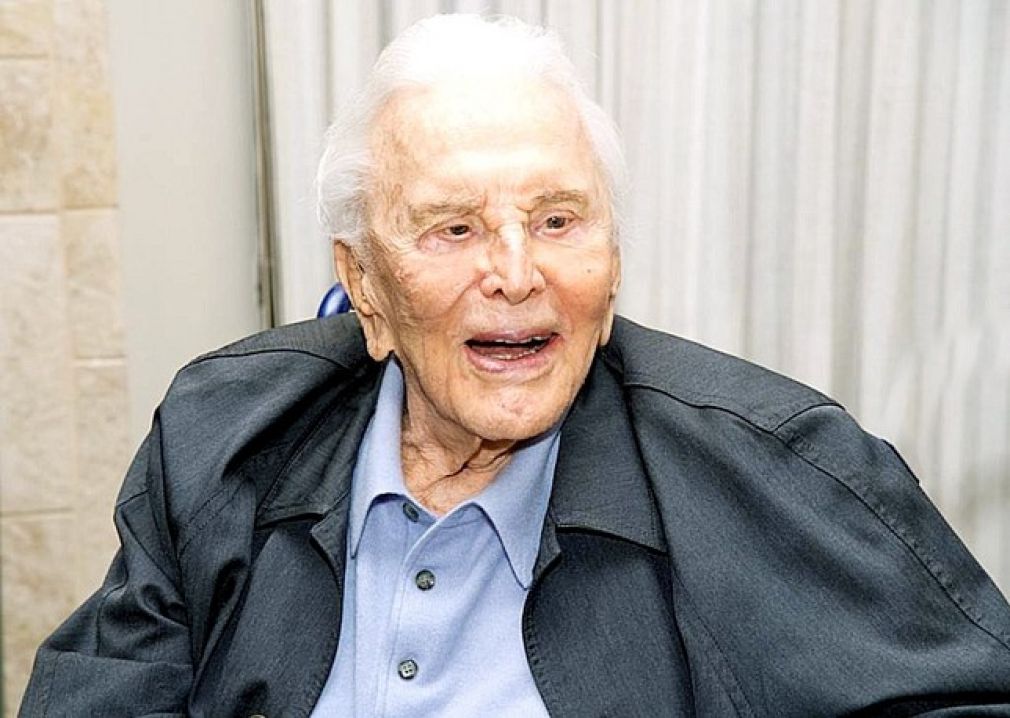A los 103 años falleció Kirk Douglas