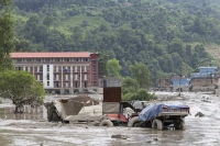 Ascienden a 768 muertos por la riada en Nepal