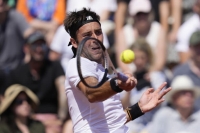 Masters 1000 de Madrid: Tomás Etcheverry venció al serbio Hamad Medjedovic