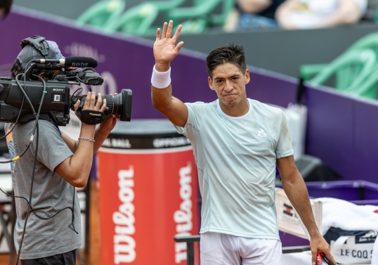 Argentina Open 2025:  Sebastián Báez venció a Camilo Ugo Carabelli y avanza a la siguente ronda