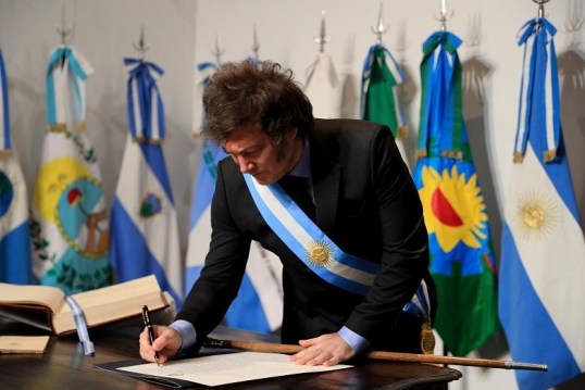 Por decreto Javier Milei ordenó disolver otros tres fondos fiduciarios