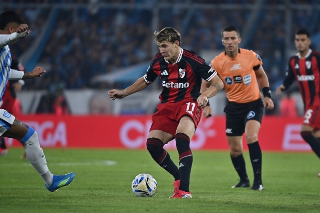 Torneo apertura de la Liga Profesional de Fútbol: River venció a Racing