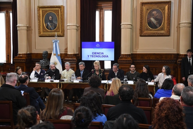 Investigadores, científicos y trabajadores del Inti, Inta y Conicet, expusieron ante la Comisión de Ciencia y Tecnología