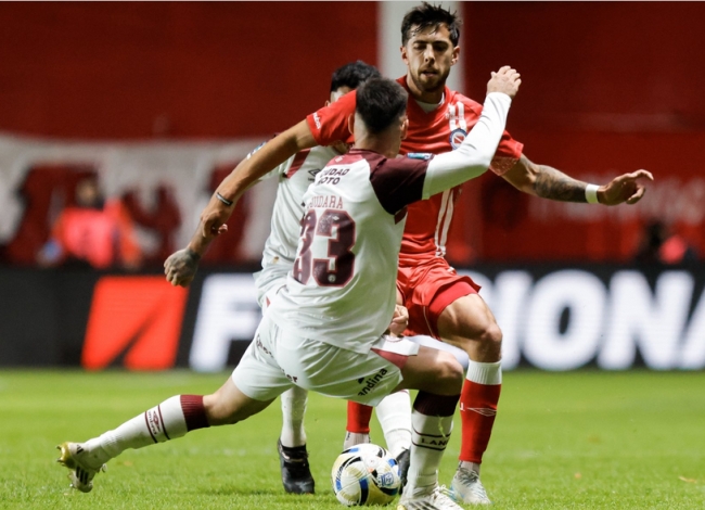 Torneo apertura: Argentinos Juniors venció a Lanús y juega los cuartos de final