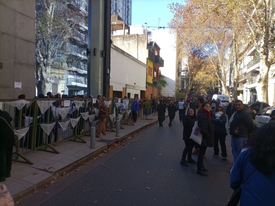 Cientos de personas llegan a darle el último adiós a la luchadora incansable «Taty» Almeida