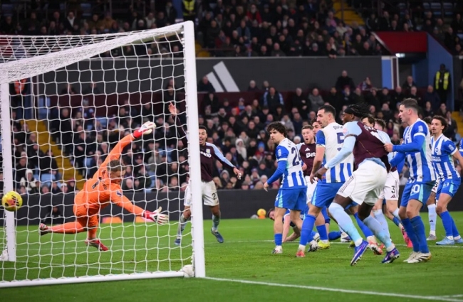 Premier League: Aston Villa superó por 1-0 al Brighton