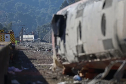 España: Ascienden a 42 los muertos por el accidente de trenes de Adamuz