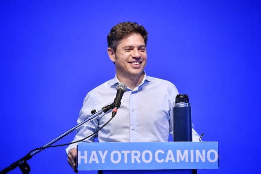 Axel Kicillof llamó “reforzar la construcción de una alternativa política a esta ultraderecha”